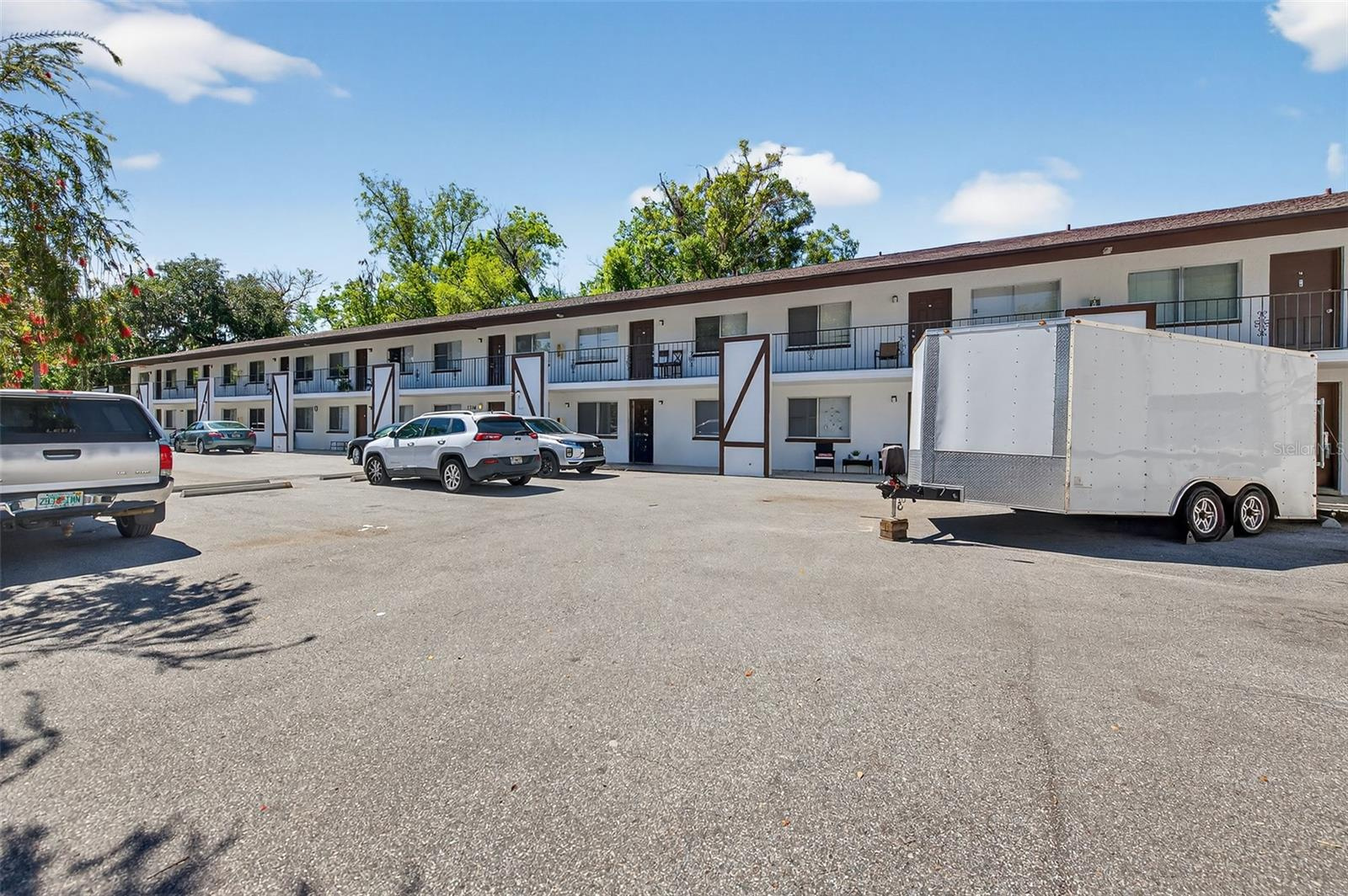 20 Unit Apartment Building For Sale in Daytona Beach (All 2BR/2BA) $2,450,000