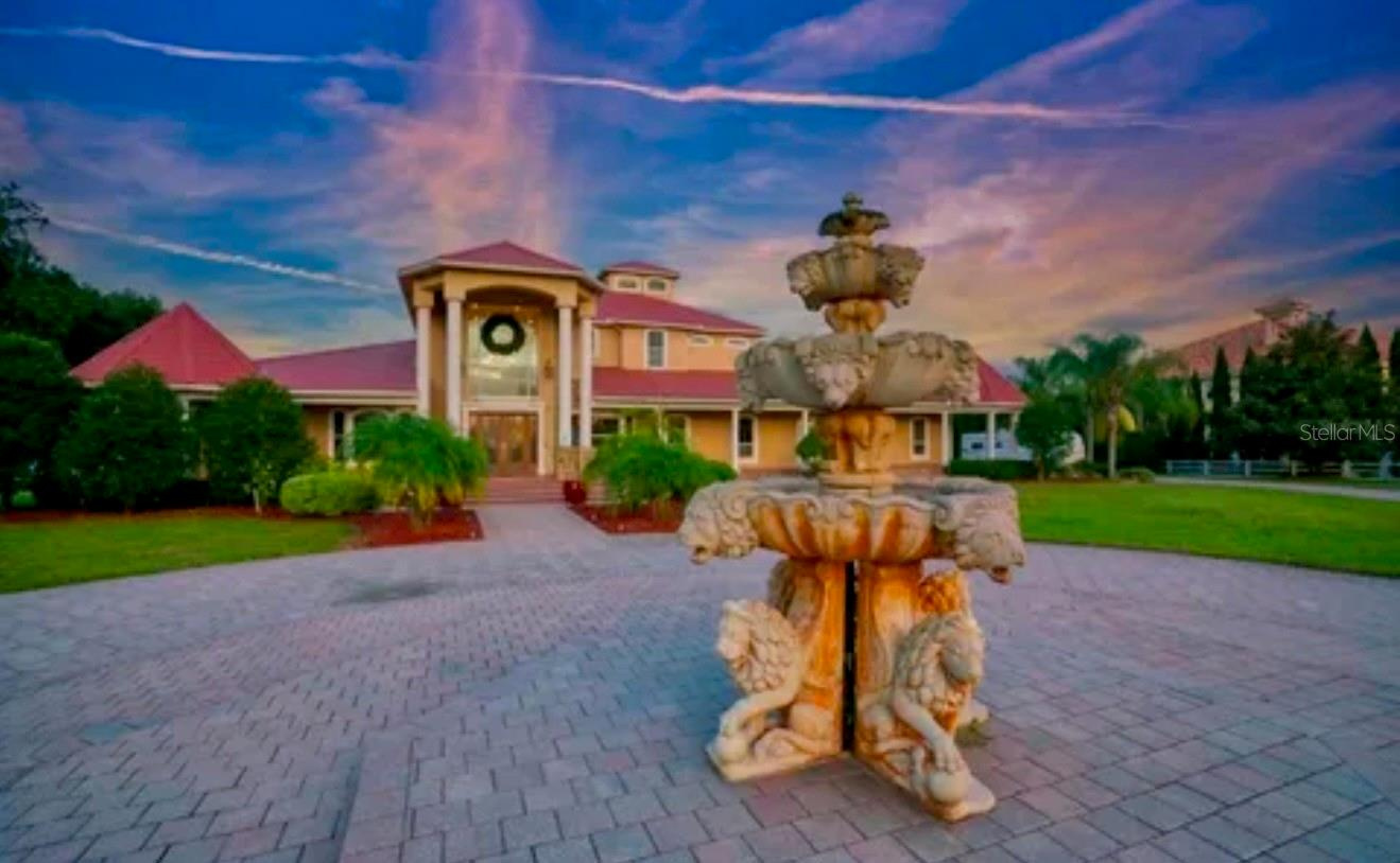 8 Acre Luxury Lakefront Estate with Fenced Pastures for the Horses near Tampa, FL $4,900,000