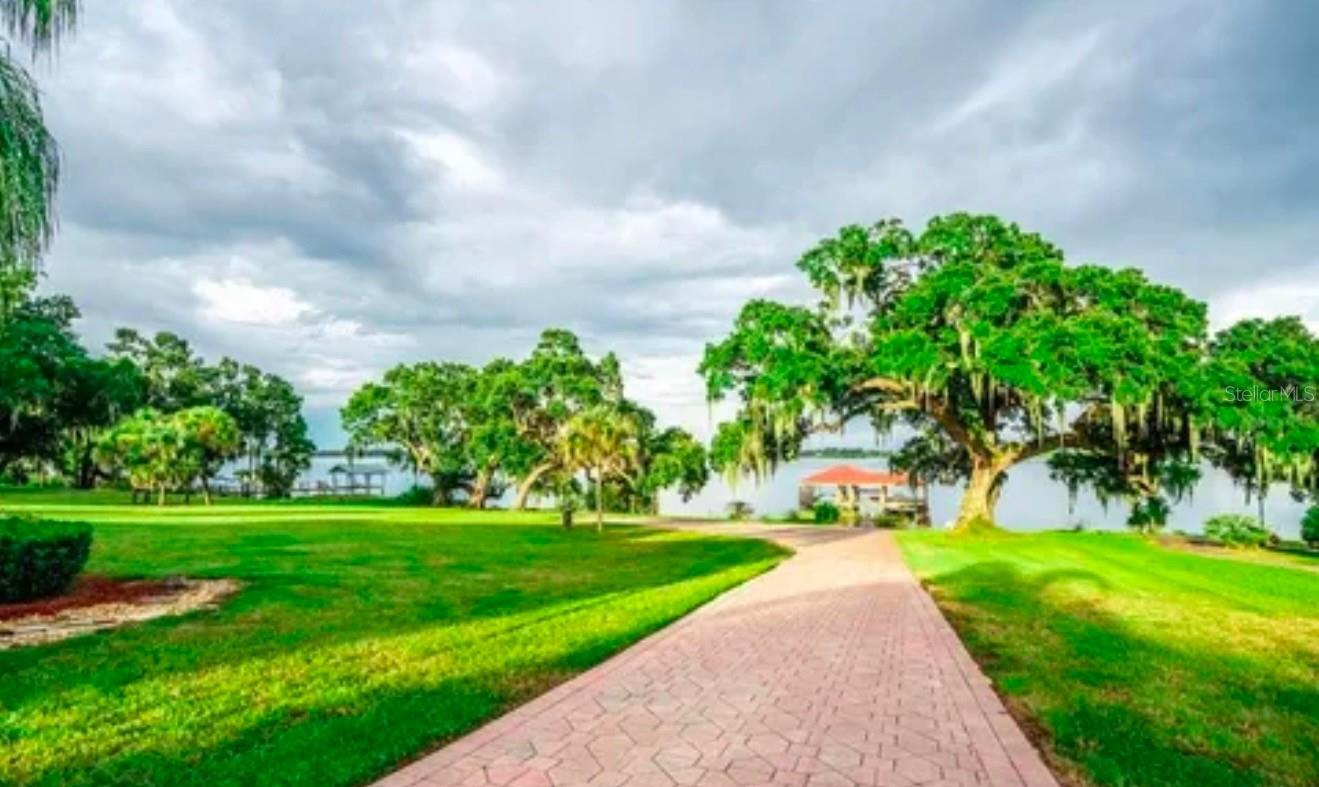 8 Acre Luxury Lakefront Estate with Fenced Pastures for the Horses near Tampa, FL $4,900,000